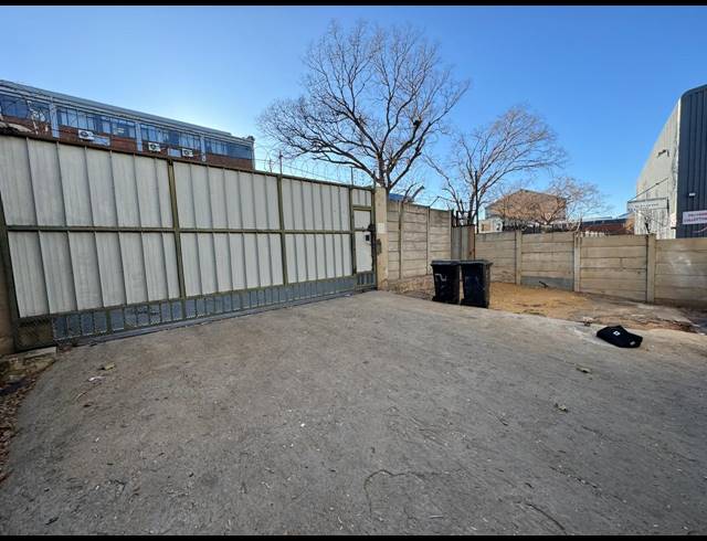 1,400M² WAREHOUSE TO LET IN INDUSTRIA NORTH